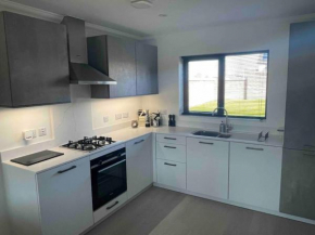Modern 2 Bedroom House, Edinburgh.